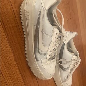 Nike Air Force 1 Low Top White Silver Metallic Sneakers Shoes - US 7.5
